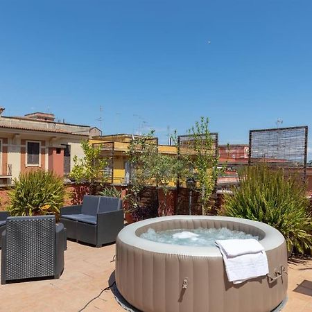 Penthouse With Jacuzzi On Private Terrace In Trastevere Rom Eksteriør billede