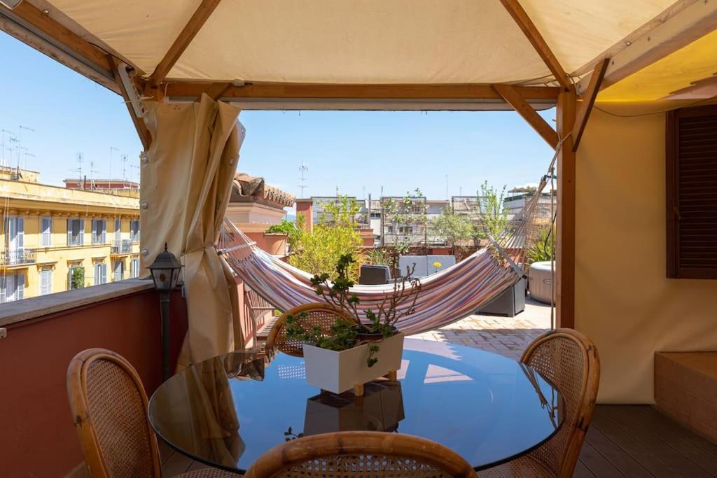 Penthouse With Jacuzzi On Private Terrace In Trastevere Rom Eksteriør billede