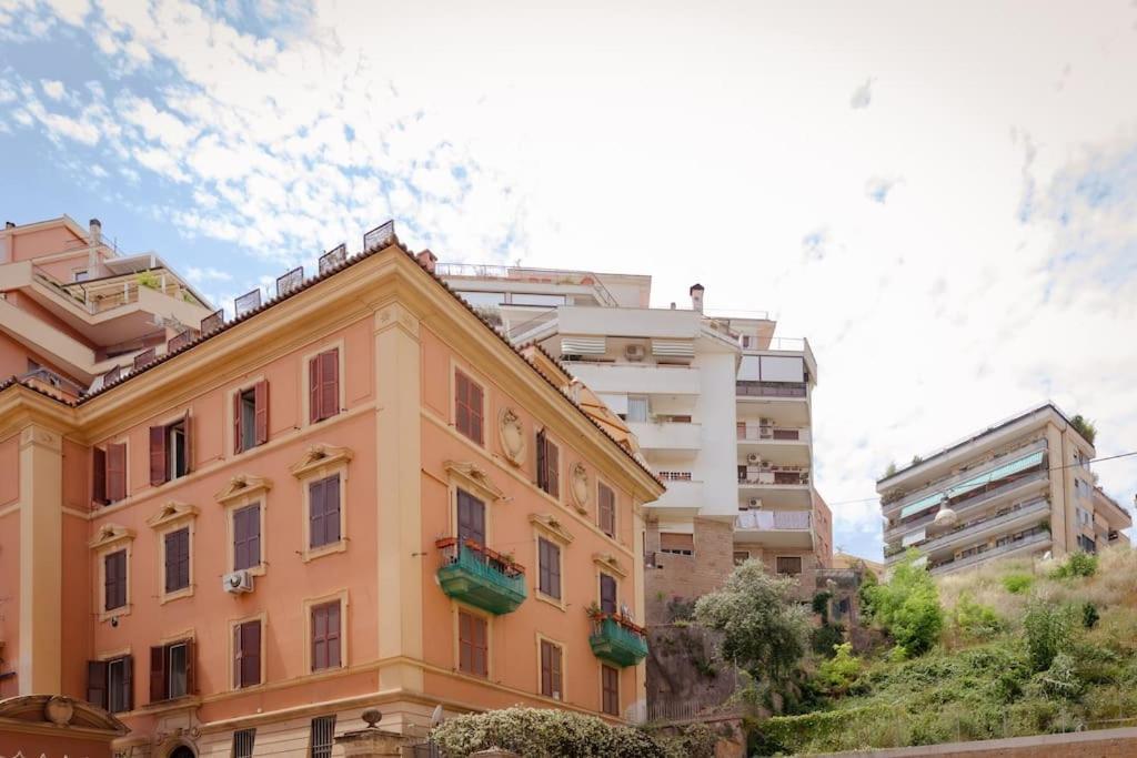 Penthouse With Jacuzzi On Private Terrace In Trastevere Rom Eksteriør billede